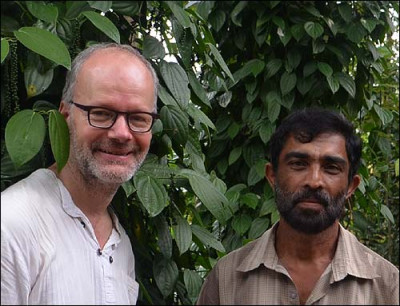 cultivateur de poivre au Sri Lanka